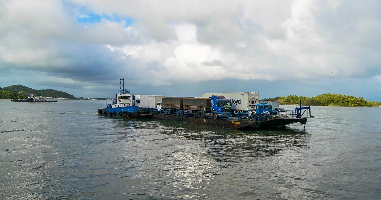 Travessia de ferry boat de Guaratuba