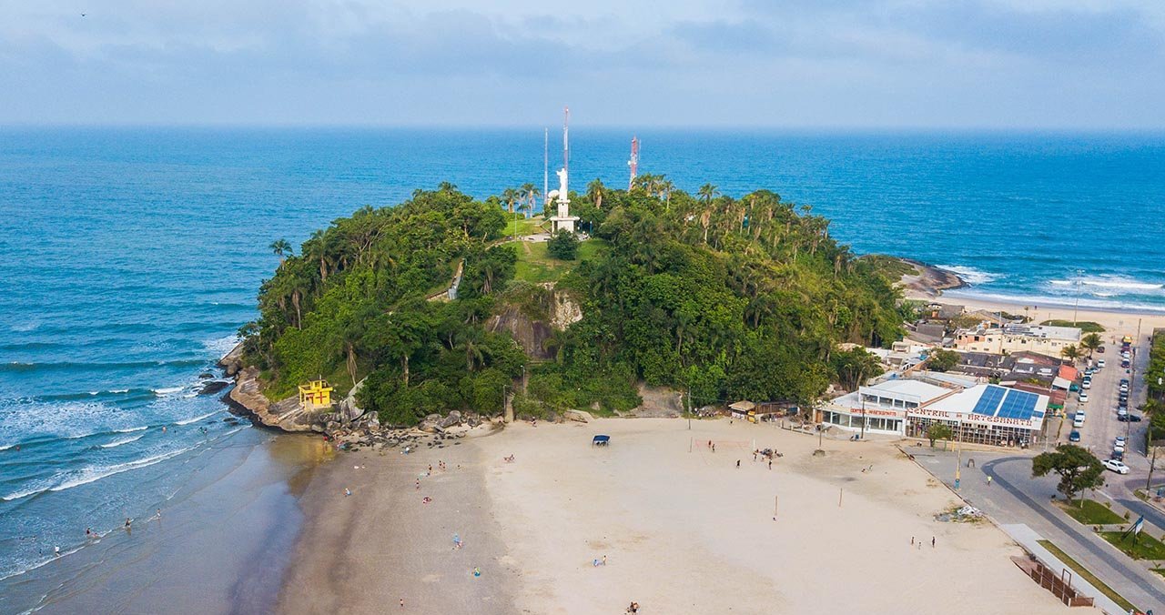 Imagem aerea do morro do cristo de Guaratuba